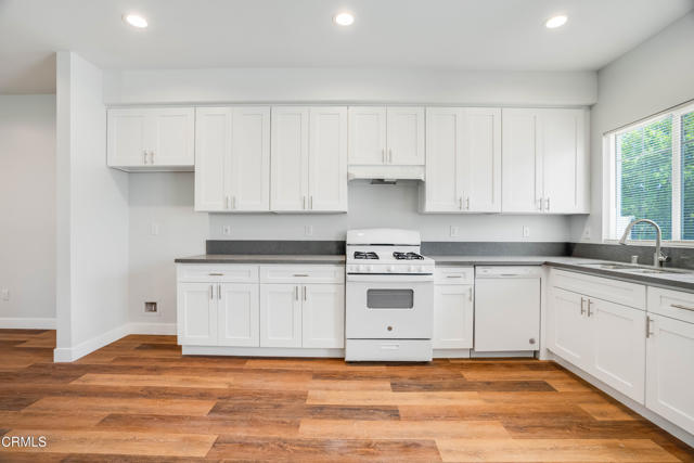 300 E Alhambra Road, Alhambra CA: https://media.crmls.org/mediaz/8fe98f81-6f96-415b-9f54-680e42213911.jpg