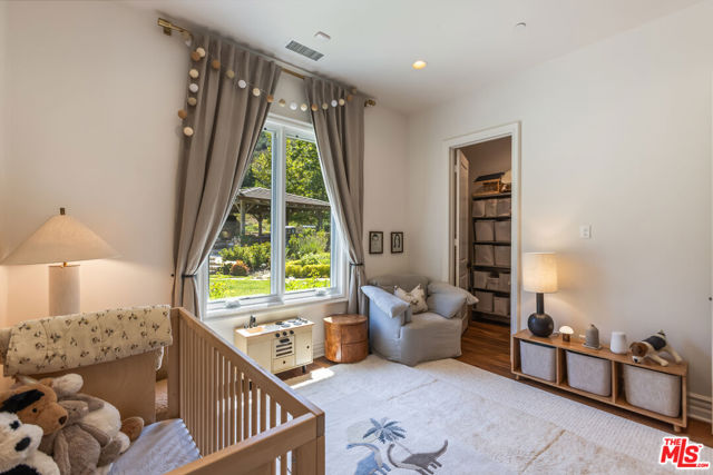 2052 Shadow Creek Drive, Agoura Hills CA: https://media.crmls.org/mediaz/8fe9cbaf-72b5-4a37-a030-63a9f686604f.jpg