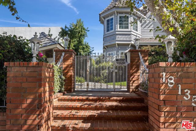 18135 Burbank Boulevard, 6 photo 2