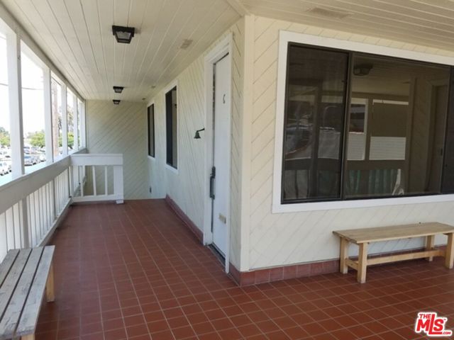 165 Culver Boulevard photo 2