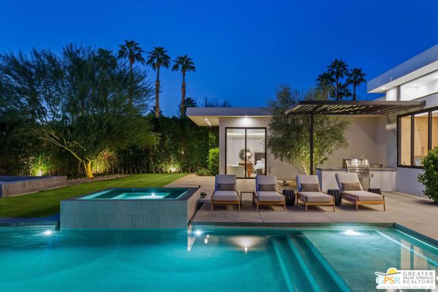 8 Desert Lark Circle, Rancho Mirage, CA 92270