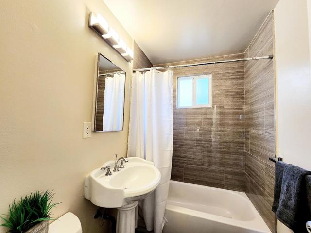 218 Forest View Drive, South San Francisco CA: https://media.crmls.org/mediaz/8feb8d4c-1d1c-4480-832b-612fb2f7830d.jpg