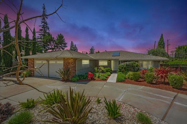 171 E Creek Drive, Menlo Park CA: https://media.crmls.org/mediaz/8febac73-4389-4cb7-8ea5-1c4d78bc8d8d.jpg