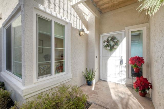 Detail Gallery Image 3 of 37 For 1560 Caminito Aguar, San Marcos,  CA 92078 - 2 Beds | 2 Baths