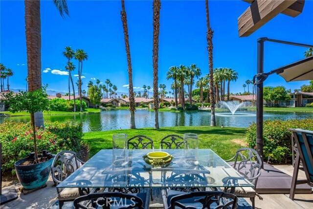 107 Tanglewood Trail, Palm Desert CA: https://media.crmls.org/mediaz/8fec00d8-f222-4919-a5a8-a6089a494922.jpg
