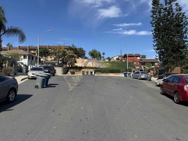 918 E 3rd Avenue, Escondido CA: https://media.crmls.org/mediaz/8fec2559-70bd-474a-ae03-f5650537aed9.jpg
