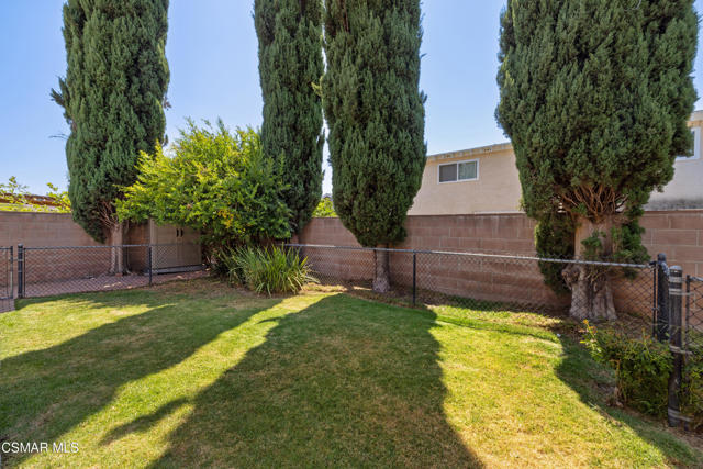 2085 Bolivar Court, Simi Valley CA: https://media.crmls.org/mediaz/8fec2bb4-3b4b-4017-b757-9ecfa06ddc1d.jpg