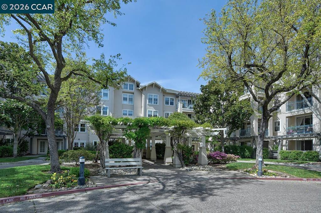 1860 Tice Creek Dr #1219