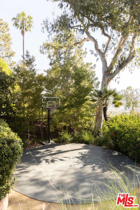 Image 34 of 57 For 2206 Micheltorena Street