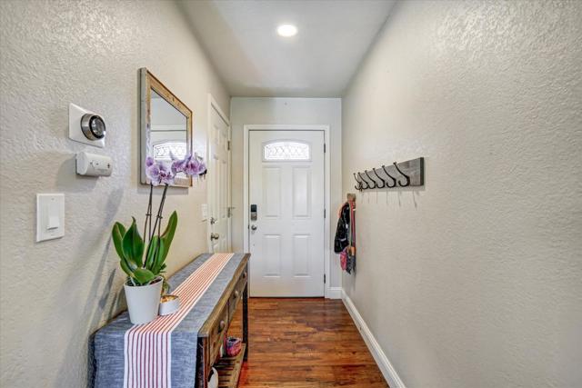 8100 Springdale Court, Gilroy CA: https://media.crmls.org/mediaz/8fed0f8a-ae3e-40ae-b2db-46f5d571efe0.jpg