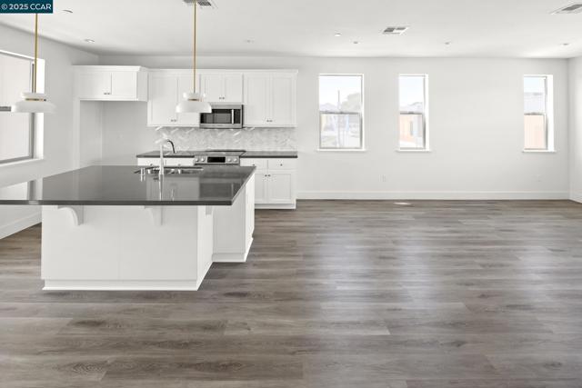 2818 Chattleton Lane, San Pablo CA: https://media.crmls.org/mediaz/8fedf408-713d-4c2b-8d2a-460a147f25a8.jpg
