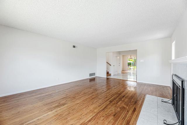 417 36th Avenue, San Mateo CA: https://media.crmls.org/mediaz/8fee14ed-0aff-4de3-9c00-4f00b1de76d9.jpg