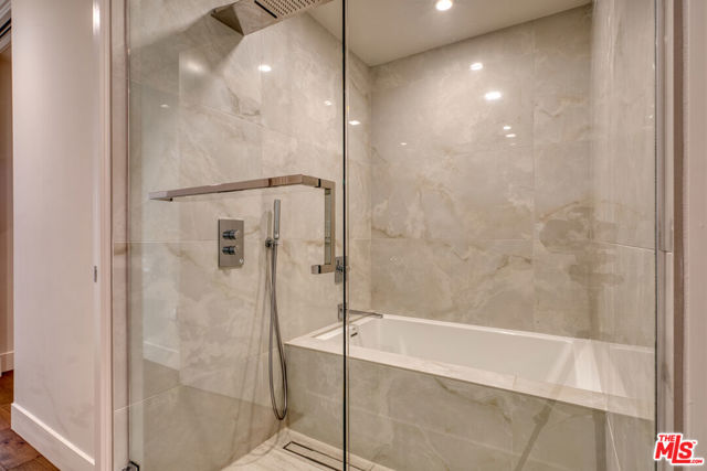 411 S Hamel Road, Los Angeles CA: https://media.crmls.org/mediaz/8fee3616-86dd-423f-a4e7-bddedbf27a4b.jpg