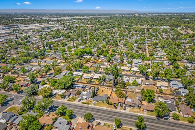 312 Oakshire Avenue, Modesto CA: https://media.crmls.org/mediaz/8fee4e0e-0de2-4e0c-ad7f-2b3d31b9965f.jpg