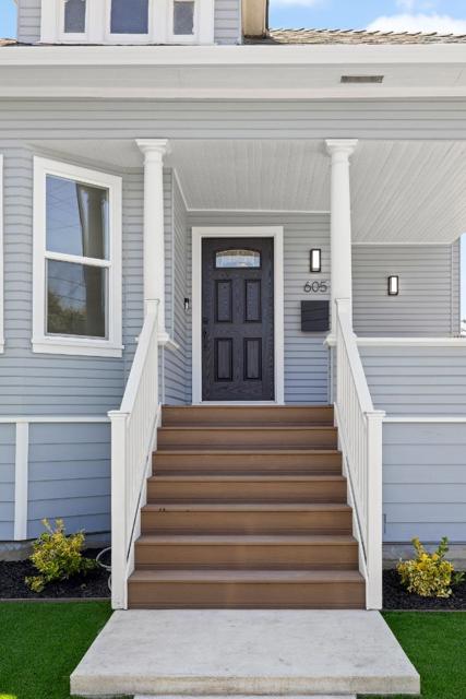 605 Minor Avenue, San Jose CA: https://media.crmls.org/mediaz/8fee5f1c-ae19-49cf-922a-f292c607c46f.jpg