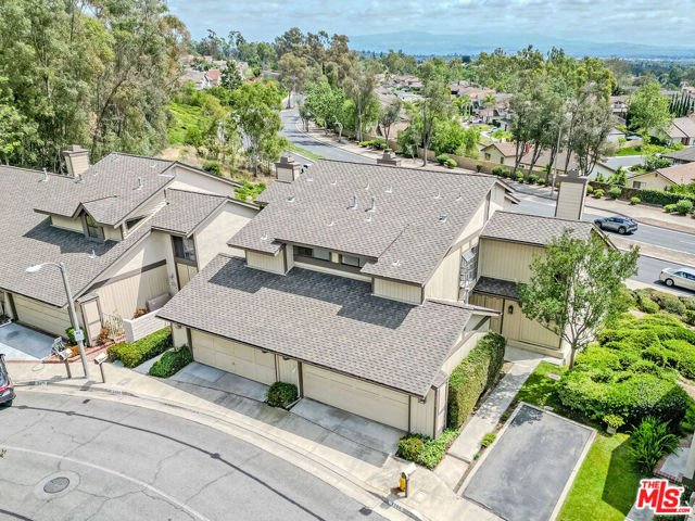 2366 Applewood Circle, Fullerton CA: https://media.crmls.org/mediaz/8fee915e-9d6b-46b6-97ed-dc0e65c467cd.jpg