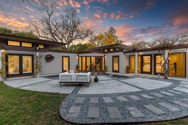 1621 El Sereno Court, Los Altos CA: https://media.crmls.org/mediaz/8feee61d-5749-48e8-8b55-7327afe25852.jpg