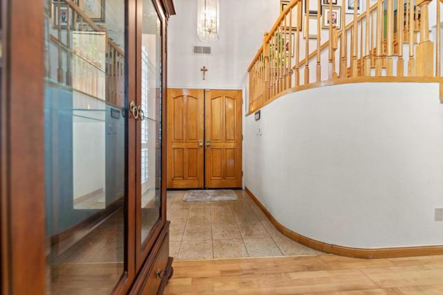 70 Meadowland Drive, Milpitas CA: https://media.crmls.org/mediaz/8fef1029-d9f7-4499-a70e-f61db56f25c9.jpg