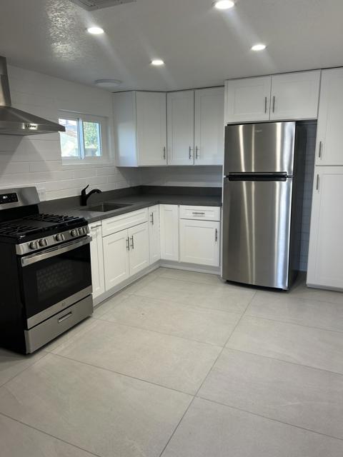 44635 San Carlos Avenue, Palm Desert CA: https://media.crmls.org/mediaz/8fef9f05-91be-47c9-aa23-7fa5633e8417.jpg