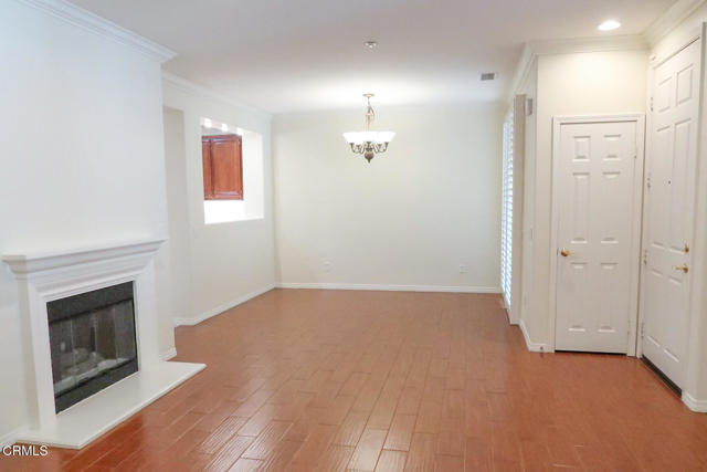 Detail Gallery Image 2 of 34 For 232 Lightwood St, Camarillo,  CA 93012 - 3 Beds | 3/1 Baths