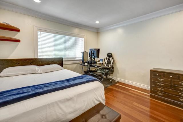 895 Greenwich Drive, Gilroy CA: https://media.crmls.org/mediaz/8ff0afda-e826-4d95-a6d0-d84e37033187.jpg
