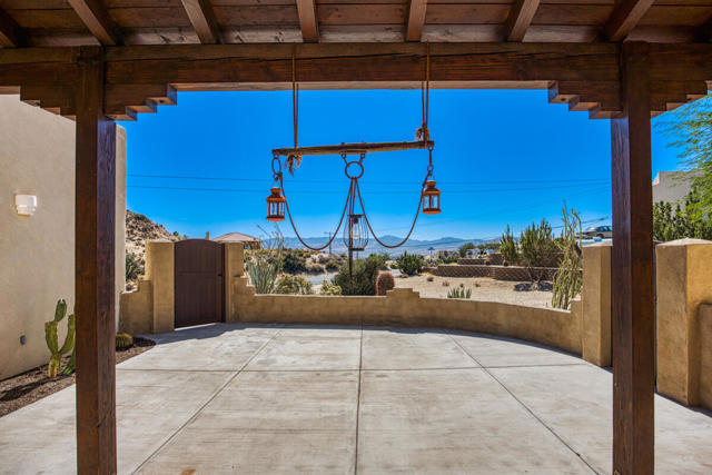 56948 Plaza Del Amigo, Yucca Valley CA: https://media.crmls.org/mediaz/8ff1f043-9860-4335-8013-59ac01eaac16.jpg
