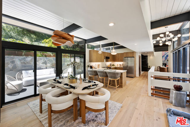 3905 Pacheco Drive, Sherman Oaks CA: https://media.crmls.org/mediaz/8ff21971-f97c-46dd-b7c1-8ca865803dd8.jpg