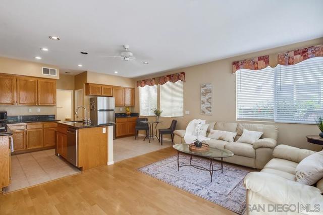 13837 Fontanelle Pl, San Diego CA: https://media.crmls.org/mediaz/8ff32a86-1823-4315-a4b6-a96230305299.jpg