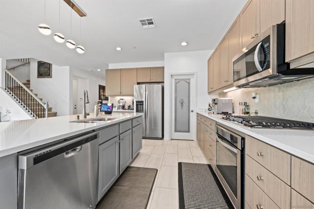 1314 Stearns Wharf Rd, Chula Vista CA: https://media.crmls.org/mediaz/8ff34833-c3f6-44b1-bf0e-340c7f441654.jpg