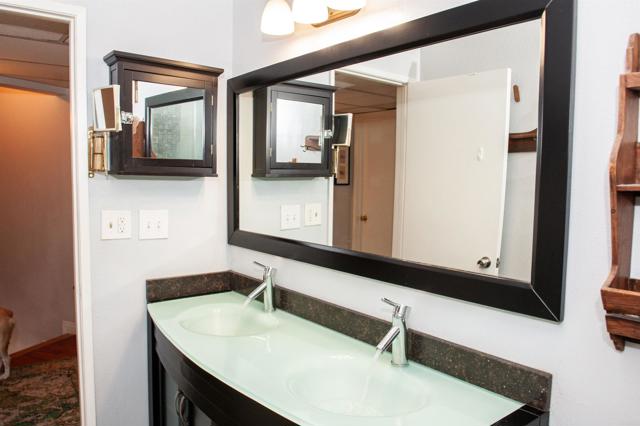 Detail Gallery Image 24 of 36 For 1523 E Windsor Rd 105b,  Glendale,  CA 91205 - 2 Beds | 1/1 Baths