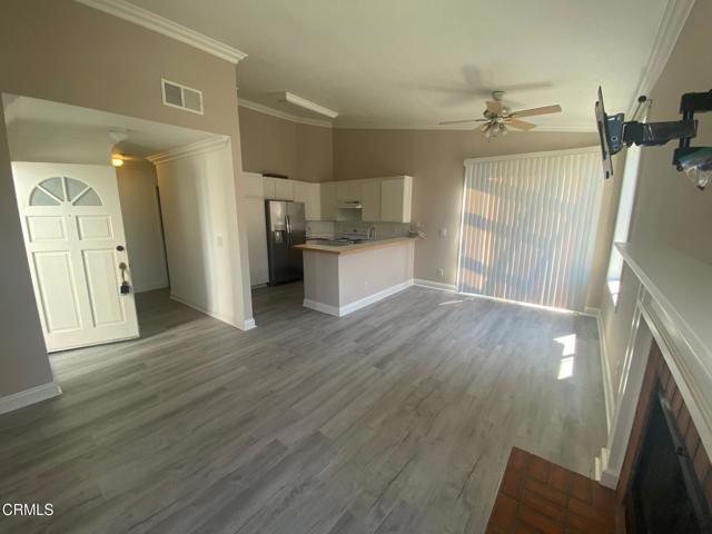 Detail Gallery Image 2 of 24 For 2394 Pleasant Way #J,  Thousand Oaks,  CA 91362 - 2 Beds | 1 Baths