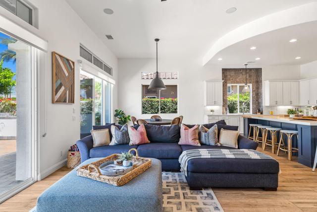 80030 Via Valerosa, La Quinta CA: https://media.crmls.org/mediaz/8ff42b6d-f6ff-4eb6-83be-81afb8b799b0.jpg