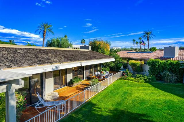 6 Stanford Drive, Rancho Mirage CA: https://media.crmls.org/mediaz/8ff53b7f-6ccb-4637-b69e-66842782c1b2.jpg