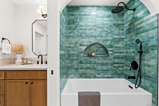 1170 Rancho Encinitas Dr, Encinitas CA: https://media.crmls.org/mediaz/8ff53df5-89e8-482c-ad60-0ed3bc2add83.jpg