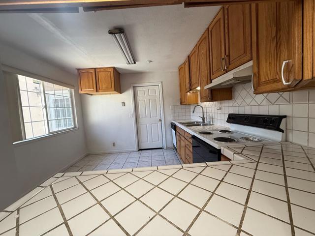 835 Saraband Way, San Jose CA: https://media.crmls.org/mediaz/8ff59e27-d57b-4cc9-b78c-16216a78c9d6.jpg