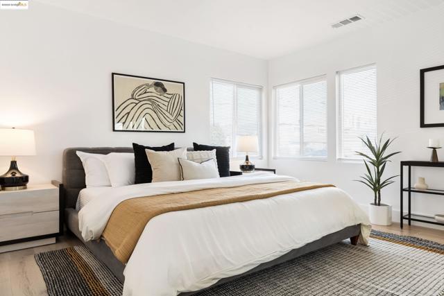 1026 43rd St, Emeryville CA: https://media.crmls.org/mediaz/8ff5ce76-001f-4f36-be47-5cd3588f2b6f.jpg
