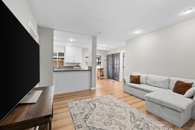 Detail Gallery Image 2 of 23 For 3140 Midway Dr #A107,  San Diego,  CA 92110 - 2 Beds | 2 Baths