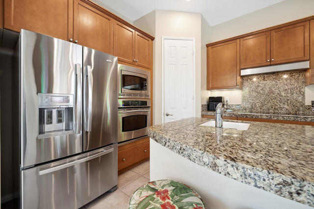 14 Via Santo Tomas Drive, Rancho Mirage CA: https://media.crmls.org/mediaz/8ff64375-cb86-4ab9-83ae-58d5623376e7.jpg