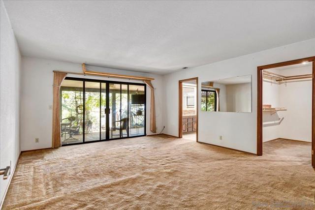 24903 Oakana Rd, Ramona CA: https://media.crmls.org/mediaz/8ff6472f-3790-4cb5-af39-d92a0d6fbbe2.jpg