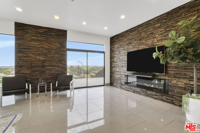 17764 Sidwell Street, Granada Hills CA: https://media.crmls.org/mediaz/8ff721b0-ce5d-45e1-beae-fc6d83daa643.jpg