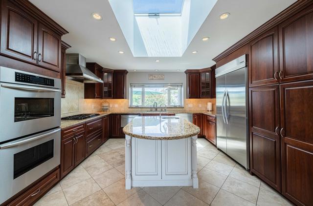 22470 Estoque Place, Salinas CA: https://media.crmls.org/mediaz/8ff72dae-62be-432b-a5aa-83032fe85ea1.jpg