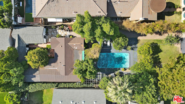 5341 Mecca Avenue, Tarzana CA: https://media.crmls.org/mediaz/8ff79560-c8f7-4903-b948-6a9b5d094b8b.jpg