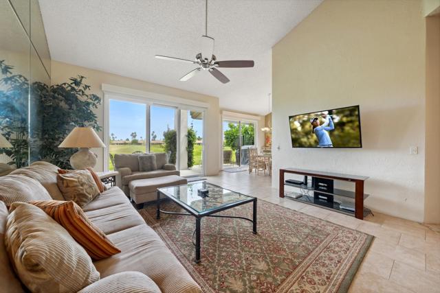 54836 Inverness Way Way, La Quinta CA: https://media.crmls.org/mediaz/8ff82e4e-7c1e-4fb7-8d43-9afdbe3082fa.jpg