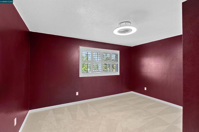 3628 Portsmouth Ct, Pleasanton CA: https://media.crmls.org/mediaz/8ff836d3-9105-4506-876b-19c7034638e5.jpg