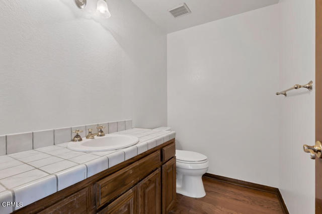 11395 Highridge Court, Camarillo CA: https://media.crmls.org/mediaz/8ff852a9-c9ad-4ded-9dd7-5fd6f4cffa9c.jpg