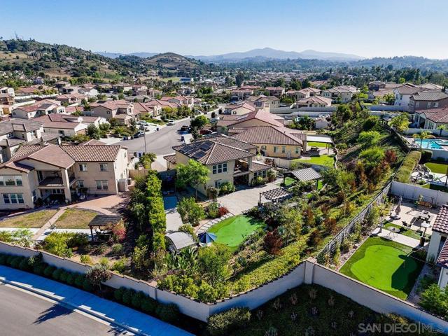 1217 Stockton Pl, Escondido CA: https://media.crmls.org/mediaz/8ff89362-294f-4adc-908e-da2e14094308.jpg