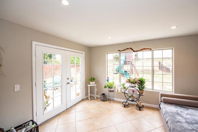 829 Warmlands Avenue, Vista CA: https://media.crmls.org/mediaz/8ff8cdc4-f88d-4f94-876f-b54370d8f25e.jpg