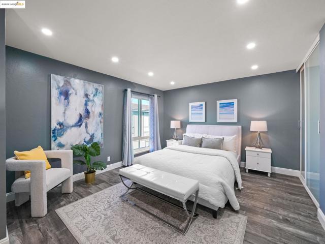 2106 Otis Dr, Alameda CA: https://media.crmls.org/mediaz/8ff934cf-cc92-4778-8f4b-ba456c28d641.jpg