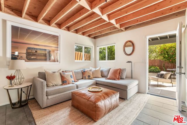 716 Academy Road, Los Angeles CA: https://media.crmls.org/mediaz/8ff95a7b-59f4-47cf-80be-426c2908f831.jpg