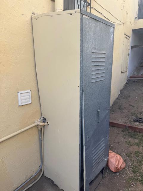 3769 Z St, San Diego CA: https://media.crmls.org/mediaz/8ffb3739-e5d2-47fe-9971-7524c00b835d.jpg